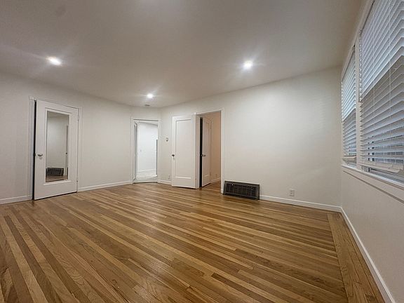 3rd image of 302-316 Kipling St #314