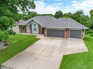 5953 S Roanoke Ave, Springfield, MO 65810