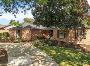 413 Cypress Rd, Rochester Hills, MI 48309