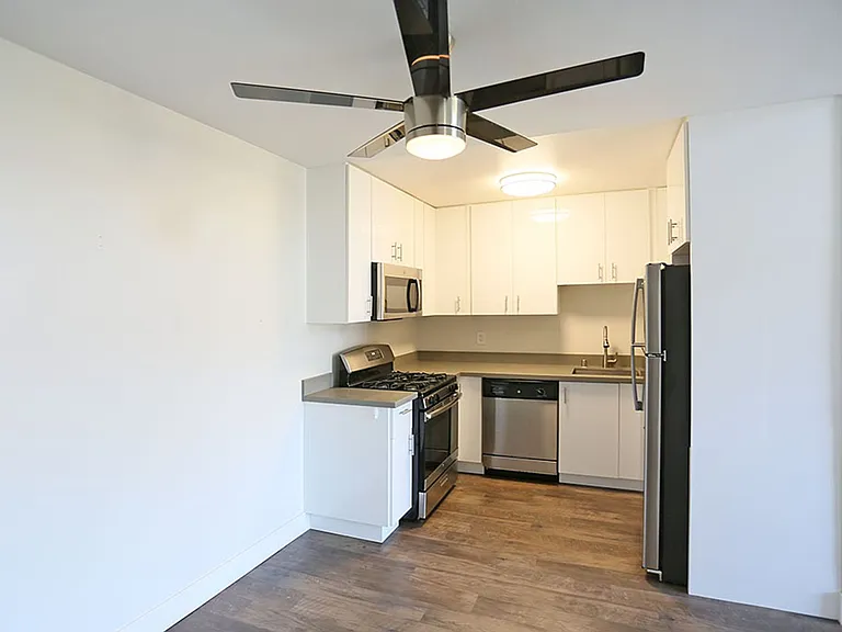 301 Jayne Ave #15 — Photo 3