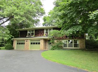 6N644 Old Homestead Rd, St Charles, IL 60175