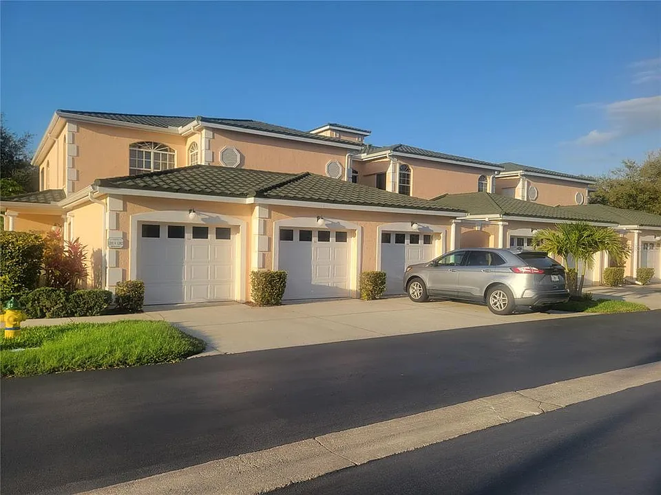 1203 Gondola Park Dr #1203