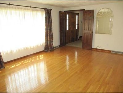 4th image of 1312 Campus Dr