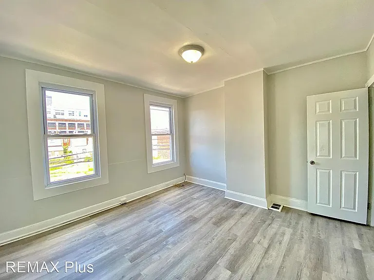 2769 Helen St — Photo 10