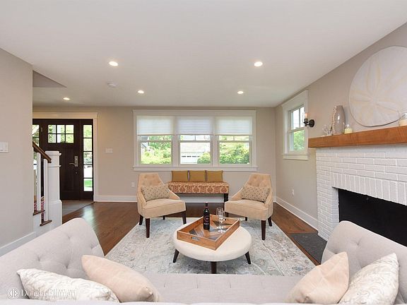 2nd image of 15 Vista Way