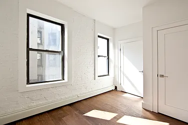 Rented by R New York