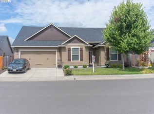 1064 S 41st St, Springfield, OR 97478