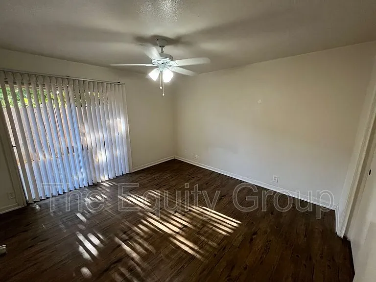 3912 W Meadow Ave — Photo 7