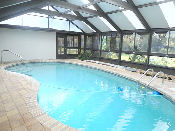 Pool & Enclosure