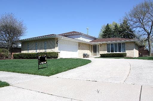 1st image of 15219 Woodmar Dr