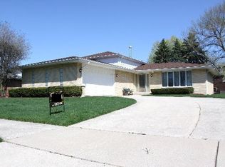 15219 Woodmar Dr, Orland Park, IL 60462