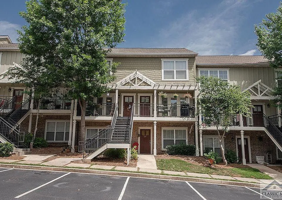 490 Barnett Shoals Rd #304