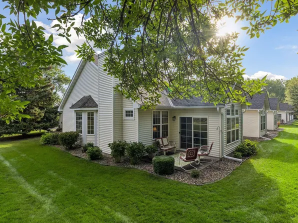 7290 Bordner Dr, Inver Grove Heights, MN 55076
