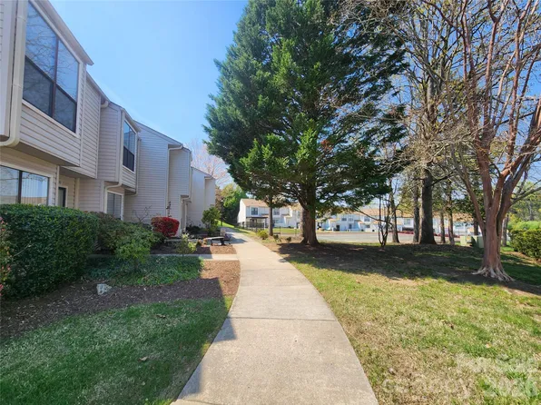 10961 Carmel Crossing Rd, Charlotte, NC 28226