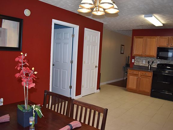 4th image of 2825 Cliffside Dr