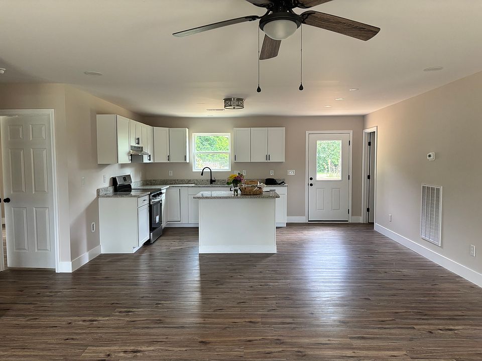 2nd image of 213 Maple Ave