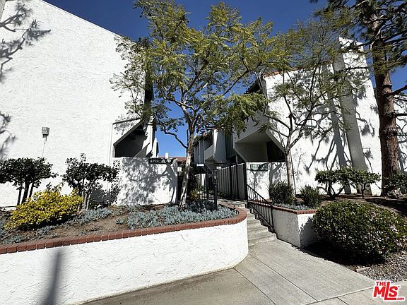 2nd image of 4924 McConnell Ave