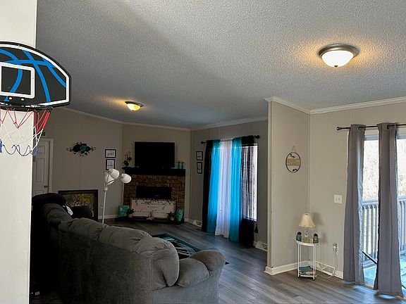 4th image of 344 Burkland Ln