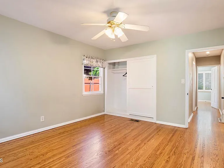 2254 Queensberry Rd — Photo 16