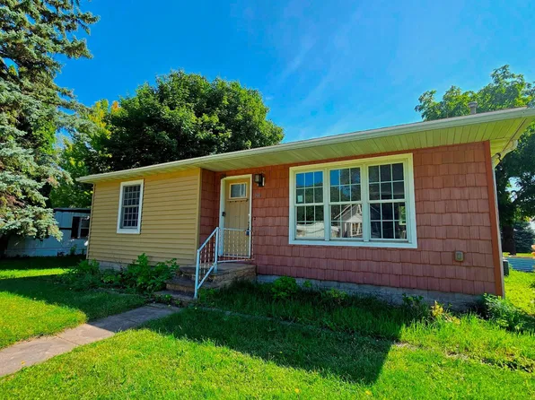 312 4th St S, Gaylord, MN 55334
