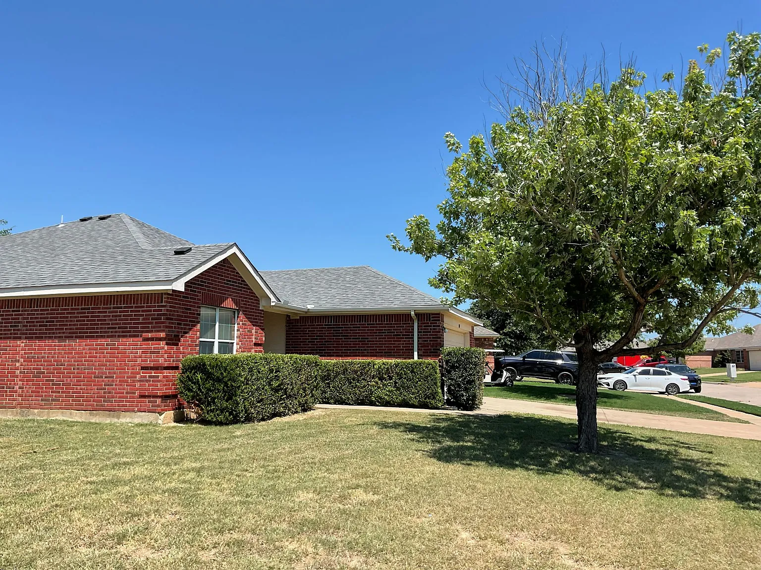 3 bed, 1695 sqft, $2,100 — Photo 3