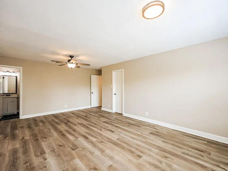 8106 Hoovers Bnd — Photo 12