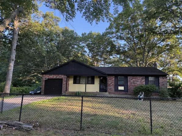 44 Plum Street, Central Islip, NY 11722