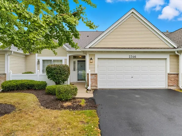 2346 Ashbrook Ln, Grayslake, IL 60030