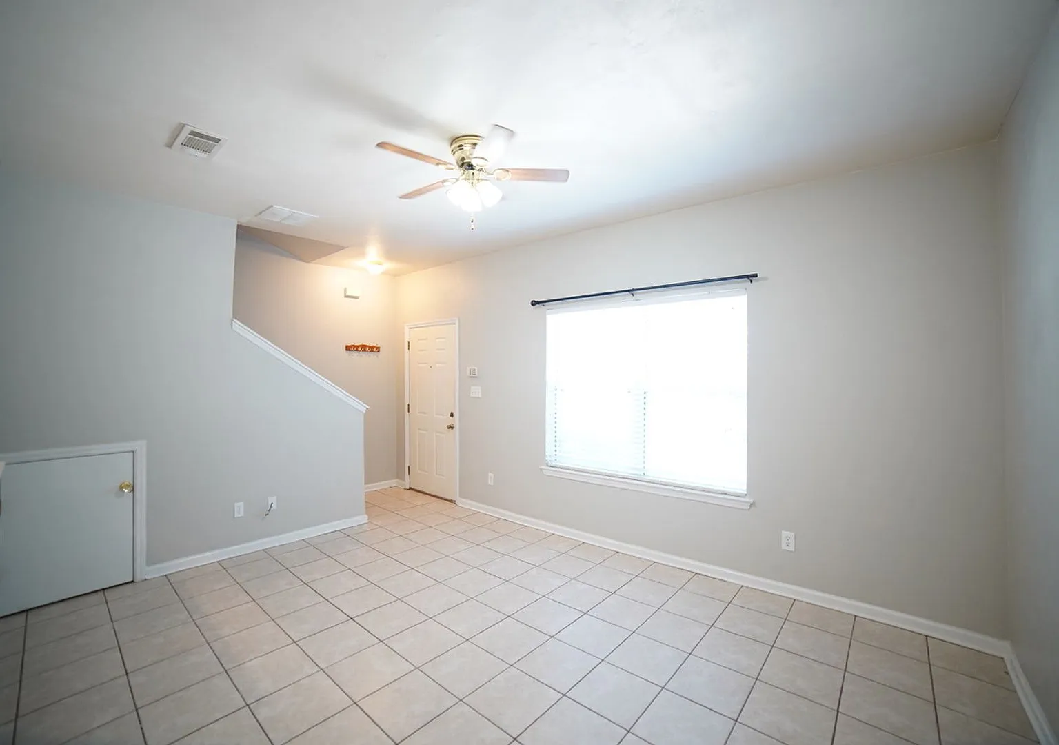 3 Bed / 3 Bath Condo in the NW — Photo 4