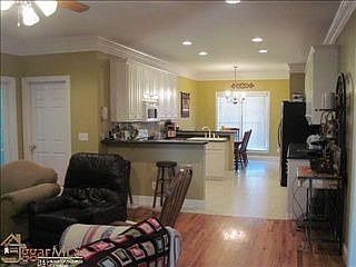 3rd image of 143 Brooke Lee Cir