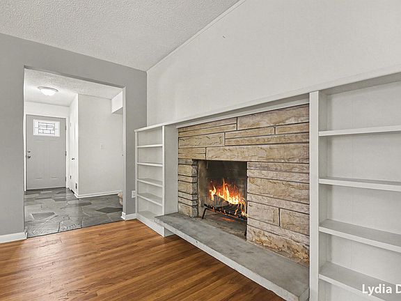 3rd image of 4151 Kentridge Dr SE