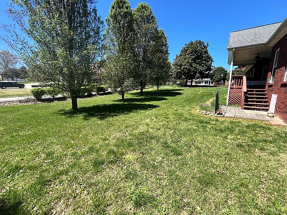 4th image of 3943 Plantation Dr