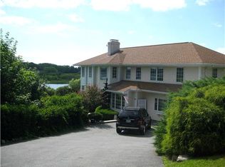 15 Adelaide Ave, Bristol, RI 02809