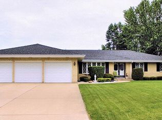 2461 W Downer Pl, Aurora, IL 60506