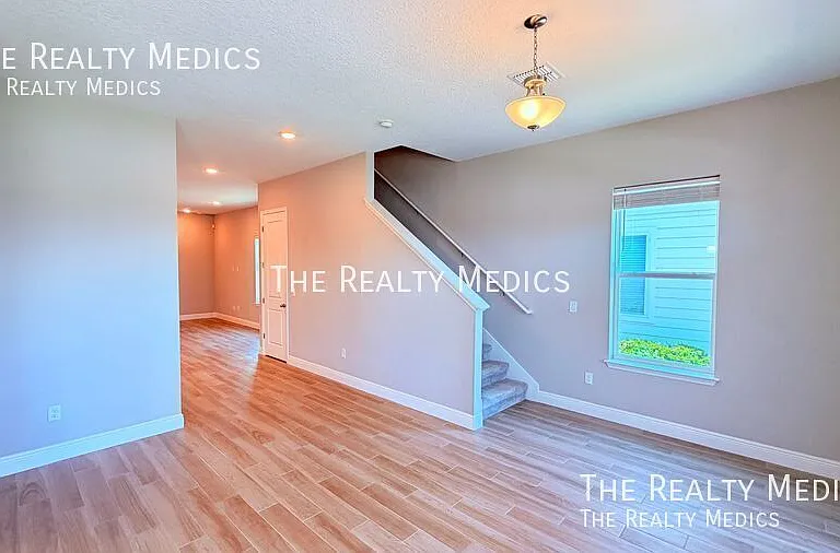 6495 Cyrils Dr — Photo 13