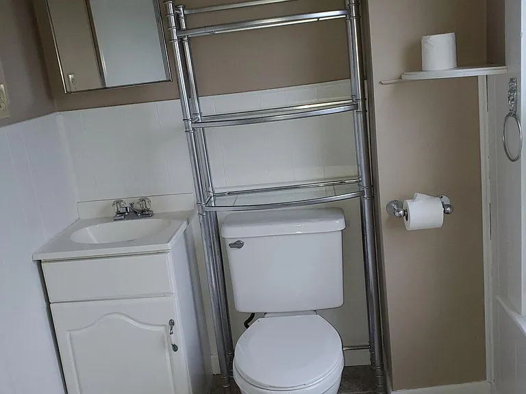 373 Chancery St — Photo 3