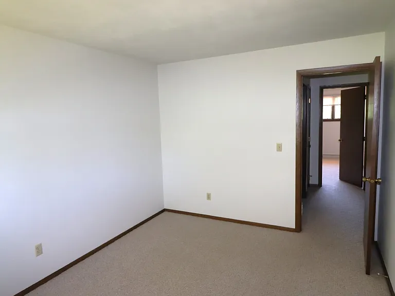 926 E Northwood Dr — Photo 11