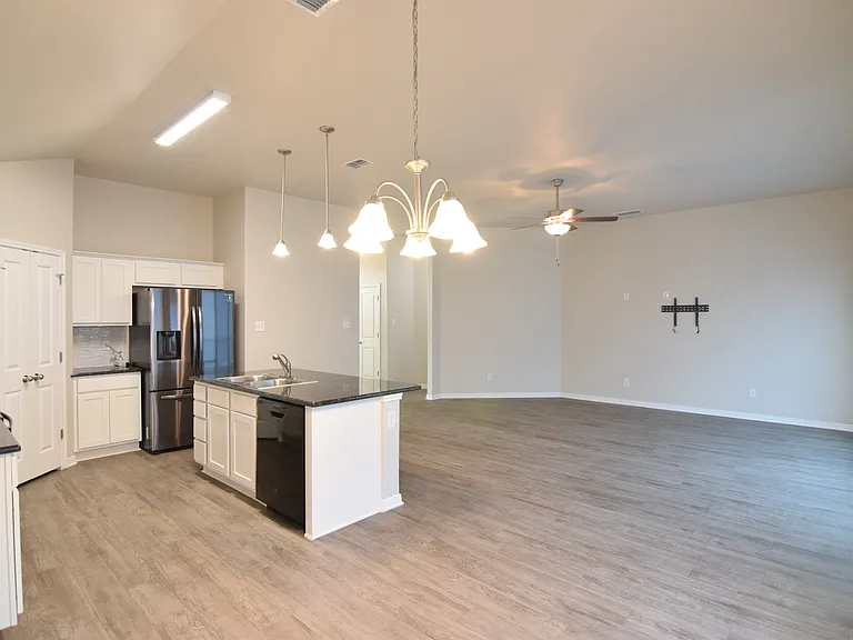 1250 Lakeway Crossing Dr — Photo 7