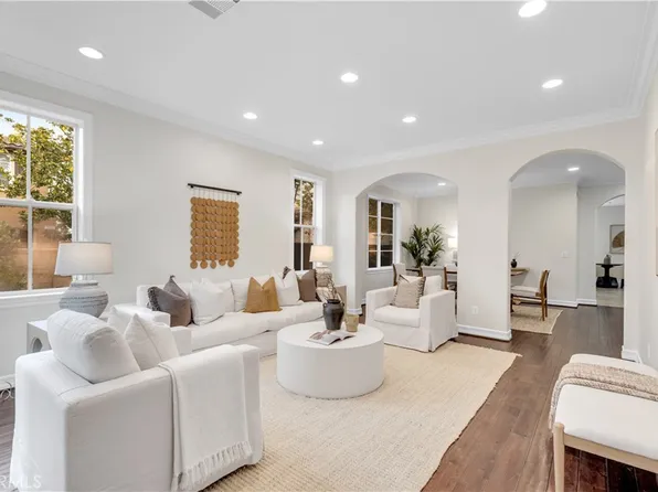 2105 Canyon Cir, Costa Mesa, CA 92627