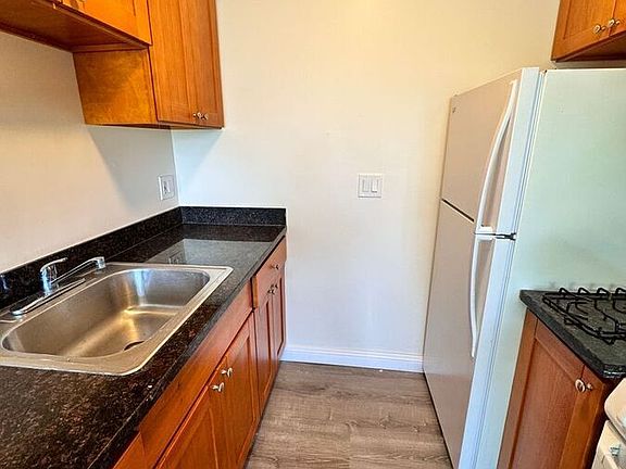 2nd image of 2315 Parker St #20