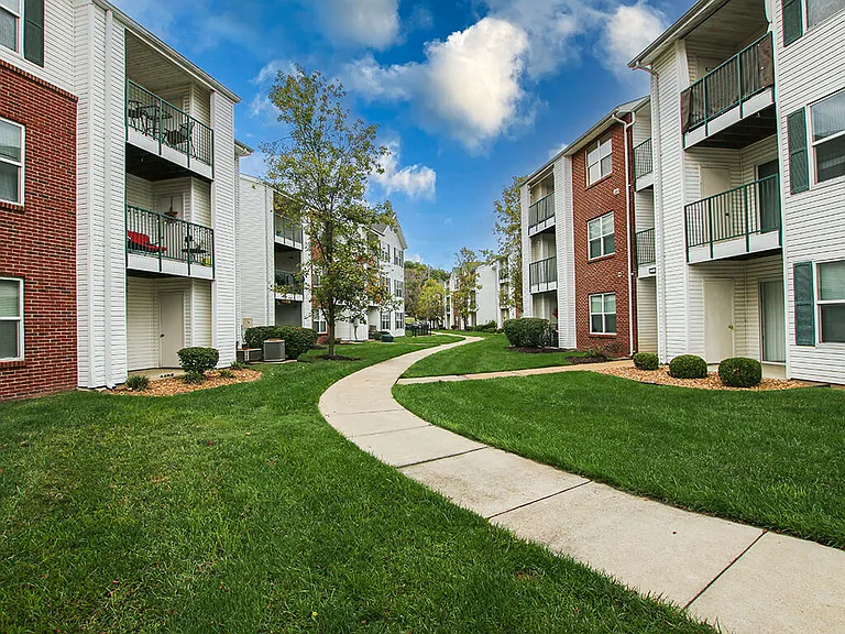 Maintained Walkways Throughout the Community