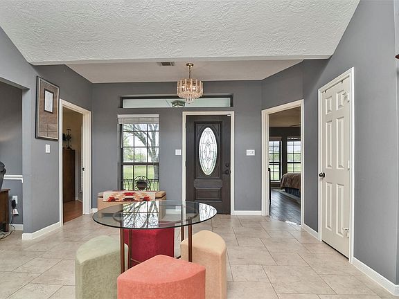 5th image of 10725 Leslie Ln