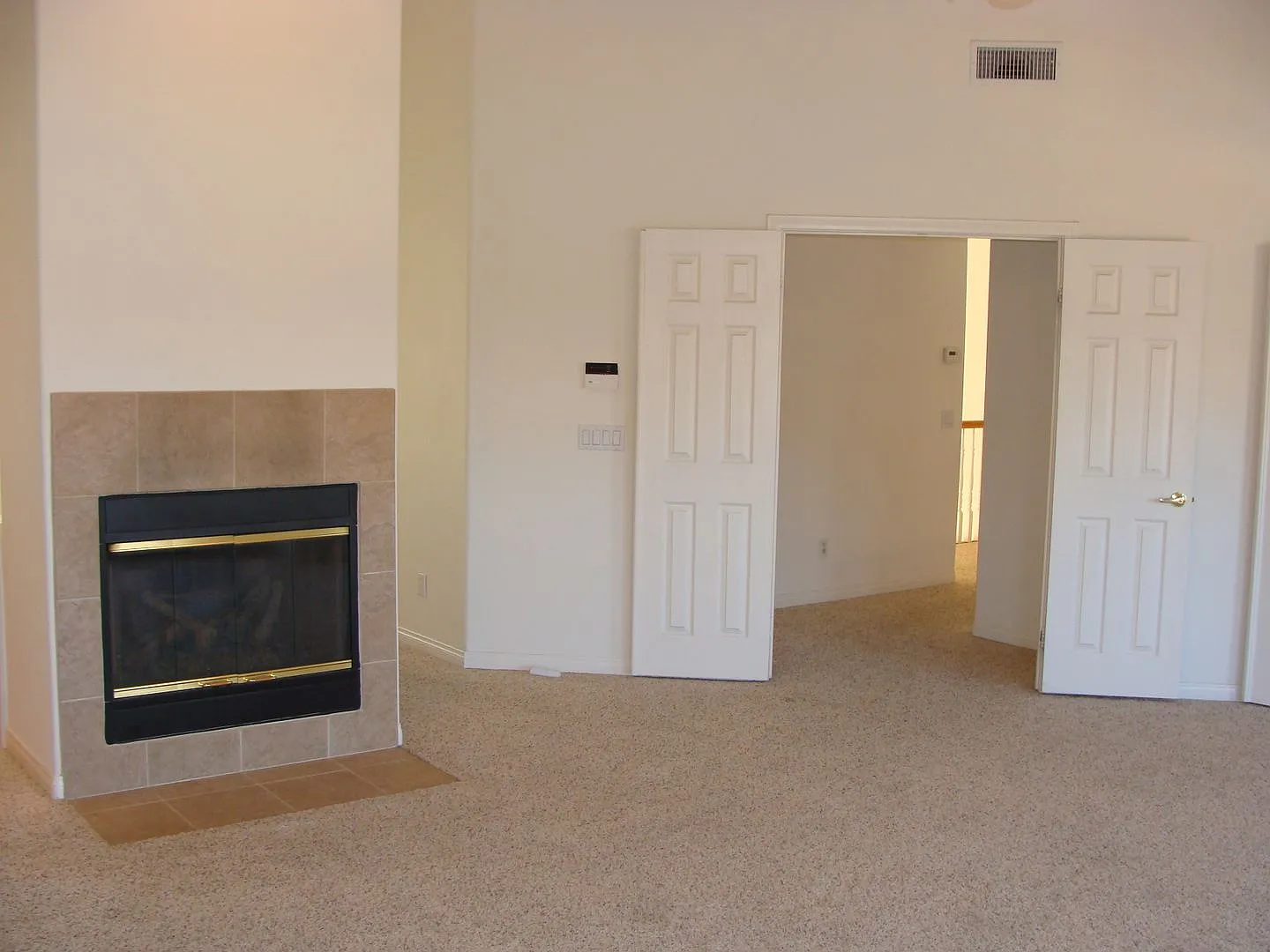 Gorgeous 4br/3.5ba 2 Story Home W Solar, Yards, Views, Balconies, Fireplaces, Walk In Closets, La... — Photo 3