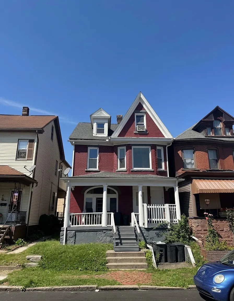 4 bed, $1,500 — Photo 1