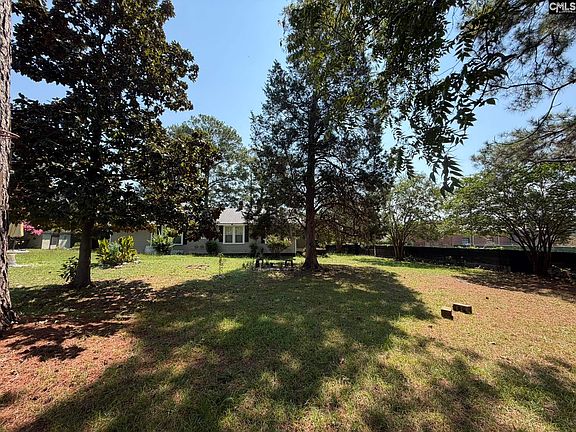 4th image of 1303 Elmore St