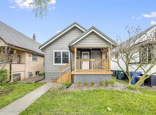 1046 Elsmere Ave, Windsor, ON N9A 2B2