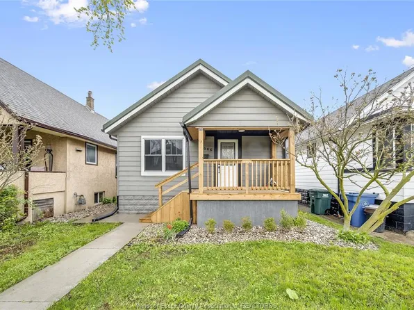 1046 Elsmere Ave, Windsor, ON N9A 2B2