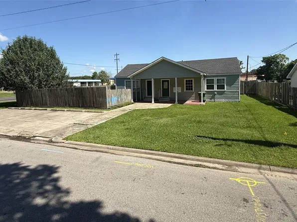 3001 Lincoln St, Liberty, TX 77575