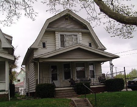 614 Clark St!  New Roof!