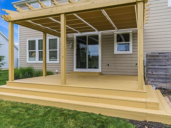 4th image of 1044 Balmoral Dr